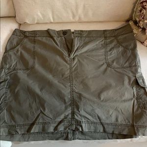 Olive green cotton cargo skirt. Size 24